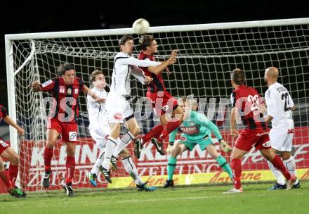 Fussball. Erste Liga. RZ Pellets WAC/St. Andrae gegen  LASK. Christian Falk,  (WAC), Christoph Kobleder (LASK). Wolfsberg, 4.11.2010. 
Foto: Kuess

---
pressefotos, pressefotografie, kuess, qs, qspictures, sport, bild, bilder, bilddatenbank