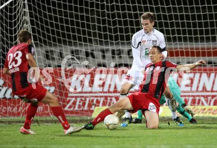 Fussball. Erste Liga. RZ Pellets WAC/St. Andrae gegen  LASK. Michael Sollbauer, (WAC),  Daniel Kogler, Johannes Aigner (LASK). Wolfsberg, 4.11.2010. 
Foto: Kuess

---
pressefotos, pressefotografie, kuess, qs, qspictures, sport, bild, bilder, bilddatenbank