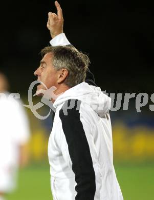 Fussball. Erste Liga. RZ Pellets WAC/St. Andrae gegen  LASK. Trainer Walter Schachner (LASK). Wolfsberg, 4.11.2010. 
Foto: Kuess

---
pressefotos, pressefotografie, kuess, qs, qspictures, sport, bild, bilder, bilddatenbank