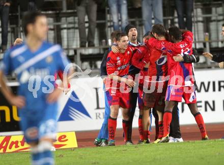 Fussball. Regionalliga. VSV gegen SAK. Torjubel SAK. Villach, 5.11.2011.
Foto: Kuess
---
pressefotos, pressefotografie, kuess, qs, qspictures, sport, bild, bilder, bilddatenbank