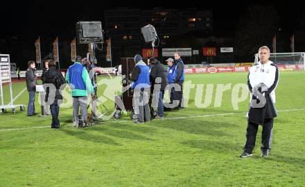 Fussball. Erste Liga. RZ Pellets WAC/St. Andrae gegen  LASK. Trainer Walter Schachner und Trainer Nenad Bjelica beim Fernseh Interview.. Wolfsberg, 4.11.2010. 
Foto: Kuess

---
pressefotos, pressefotografie, kuess, qs, qspictures, sport, bild, bilder, bilddatenbank