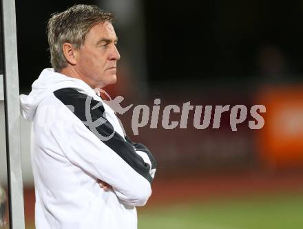 Fussball. Erste Liga. RZ Pellets WAC/St. Andrae gegen  LASK. Trainer Walter Schachner (LASK). Wolfsberg, 4.11.2010. 
Foto: Kuess

---
pressefotos, pressefotografie, kuess, qs, qspictures, sport, bild, bilder, bilddatenbank