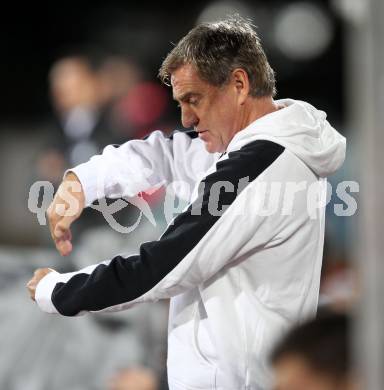 Fussball. Erste Liga. RZ Pellets WAC/St. Andrae gegen  LASK. Trainer Walter Schachner (LASK). Wolfsberg, 4.11.2010. 
Foto: Kuess

---
pressefotos, pressefotografie, kuess, qs, qspictures, sport, bild, bilder, bilddatenbank