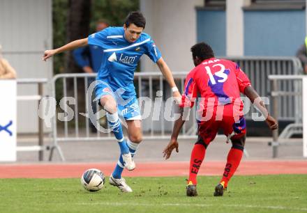 Fussball. Regionalliga. VSV gegen SAK. Kecanovic Dejan (VSV), Makanda Christian Mpaka (SAK). Villach, 5.11.2011.
Foto: Kuess
---
pressefotos, pressefotografie, kuess, qs, qspictures, sport, bild, bilder, bilddatenbank