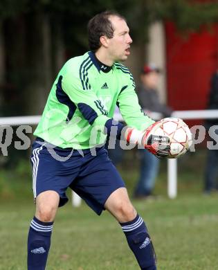 Fussball Kaerntner Liga. Eberndorf gegen Ruden.  Christoph Blassnig (Ruden). Eberndorf, am 6.11.2011.
Foto: Kuess
---
pressefotos, pressefotografie, kuess, qs, qspictures, sport, bild, bilder, bilddatenbank