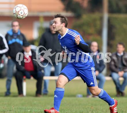 Fussball Kaerntner Liga. Eberndorf gegen Ruden. Reinhard Janesch (Ruden). Eberndorf, am 6.11.2011.
Foto: Kuess
---
pressefotos, pressefotografie, kuess, qs, qspictures, sport, bild, bilder, bilddatenbank