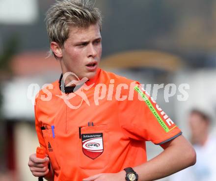 Fussball Kaerntner Liga. Eberndorf gegen Ruden.  Schiedsrichter Thomas Froehlacher. Eberndorf, am 6.11.2011.
Foto: Kuess
---
pressefotos, pressefotografie, kuess, qs, qspictures, sport, bild, bilder, bilddatenbank