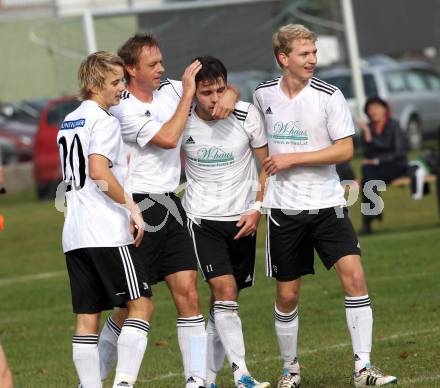 Fussball Kaerntner Liga. Eberndorf gegen Ruden.  Torjubel (Eberndorf). Eberndorf, am 6.11.2011.
Foto: Kuess
---
pressefotos, pressefotografie, kuess, qs, qspictures, sport, bild, bilder, bilddatenbank