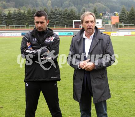 Fussball. BOEFL. Bund oesterreichischer Fussballlehrer. Fortbildungslehrgang. Trainer Nenad Bjelica (WAC/St. Andrae), Willi Temper. Wolfsberg, am 24.10.2011.
Foto: Kuess
---
pressefotos, pressefotografie, kuess, qs, qspictures, sport, bild, bilder, bilddatenbank