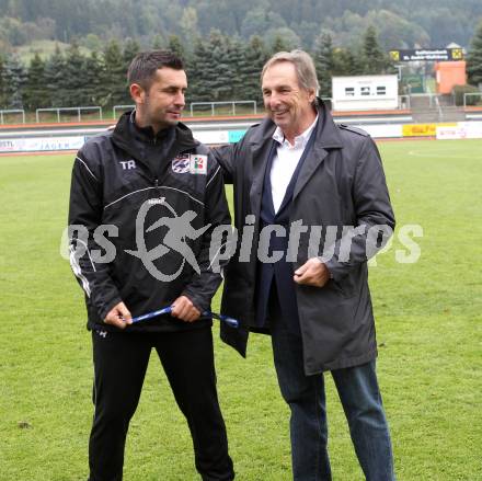 Fussball. BOEFL. Bund oesterreichischer Fussballlehrer. Fortbildungslehrgang. Trainer Nenad Bjelica (WAC/St. Andrae), Willi Temper. Wolfsberg, am 24.10.2011.
Foto: Kuess
---
pressefotos, pressefotografie, kuess, qs, qspictures, sport, bild, bilder, bilddatenbank