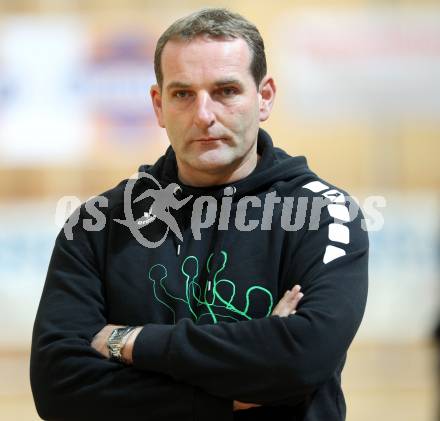 Handball Europacup. SG Witasek Kaernten gegen HBC Nimes (FRA). Trainer Tomaz Cater (Kaernten). Feldkirchen, am 11.11.2011.
Foto: Kuess
---
pressefotos, pressefotografie, kuess, qs, qspictures, sport, bild, bilder, bilddatenbank