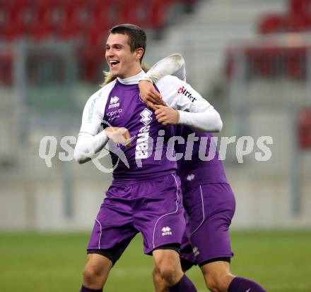 Fussball. Regionalliga. SG Austria Klagenfurt gegen DSV Leoben. Torjubel  Pucker Peter, Stefan Korepp (Austria Klagenfurt). Klagenfurt, 1.11.2011. 
Foto: Kuess

---
pressefotos, pressefotografie, kuess, qs, qspictures, sport, bild, bilder, bilddatenbank