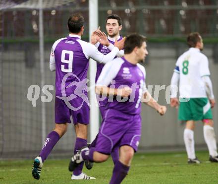 Fussball. Regionalliga. SG Austria Klagenfurt gegen DSV Leoben. Torjubel Buergler Stephan (Austria Klagenfurt). Klagenfurt, 11.11.2011. 
Foto: Kuess

---
pressefotos, pressefotografie, kuess, qs, qspictures, sport, bild, bilder, bilddatenbank