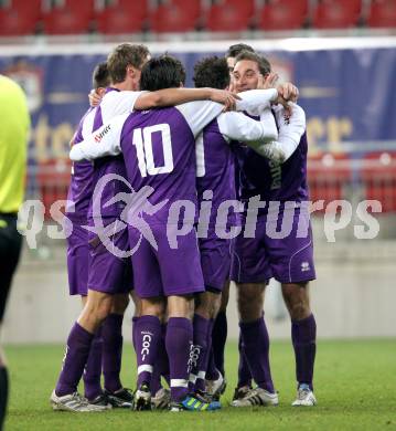 Fussball. Regionalliga. SG Austria Klagenfurt gegen DSV Leoben. Torjubel (Austria Klagenfurt). Klagenfurt, 11.11.2011. 
Foto: Kuess

---
pressefotos, pressefotografie, kuess, qs, qspictures, sport, bild, bilder, bilddatenbank