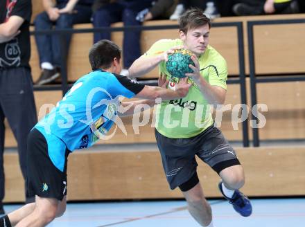 Handball Bundesliga. HC Kelag Kaernten gegen UHC Erste Bank Hollabrunn. Florian Wulz (HCK 59), Oliver Graninger (Hollabrunn). Viktring, am 12.11.2011.
Foto: Kuess
---
pressefotos, pressefotografie, kuess, qs, qspictures, sport, bild, bilder, bilddatenbank