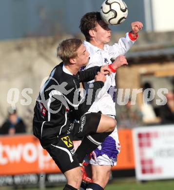 Fussball Regionalliga. SAK gegen Gleinstaetten. Patrick Lausegger (SAK), Florian Thomann (Gleinstaetten). Klagenfurt, am 12.11.2011.
Foto: Kuess
---
pressefotos, pressefotografie, kuess, qs, qspictures, sport, bild, bilder, bilddatenbank