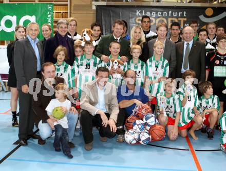 Eroeffnung Sporthalle Viktring. Juergen Pfeiler, Peter Kaiser, Christian Scheider, Christine Jeremias, Herbert Taschek, Praesident Landesschulrat Kaernten Walter Ebner, Wolfgang Germ. Viktring, am 12.11.2011.
Foto: Kuess
---
pressefotos, pressefotografie, kuess, qs, qspictures, sport, bild, bilder, bilddatenbank