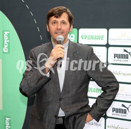 Eroeffnung Sporthalle Viktring. Handball Bundesliga. HC Kelag Kaernten gegen UHC Erste Bank Hollabrunn. Dompfarrer Peter Allmeier. Viktring, am 12.11.2011.
Foto: Kuess
---
pressefotos, pressefotografie, kuess, qs, qspictures, sport, bild, bilder, bilddatenbank