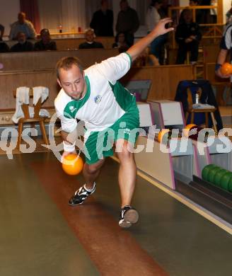 Kegeln Bundesliga. KSK Klagenfurt. Gernot Harder. Klagenfurt, am 12.11.2011.
Foto: Kuess 
---
pressefotos, pressefotografie, kuess, qs, qspictures, sport, bild, bilder, bilddatenbank