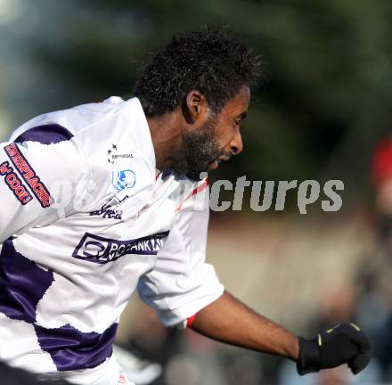 Fussball Regionalliga. SAK gegen Gleinstaetten. Makanda Christian Mpaka (SAK)). Klagenfurt, am 12.11.2011.
Foto: Kuess
---
pressefotos, pressefotografie, kuess, qs, qspictures, sport, bild, bilder, bilddatenbank