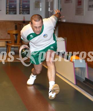 Kegeln Bundesliga. KSK Klagenfurt. Werner Roessler. Klagenfurt, am 12.11.2011.
Foto: Kuess 
---
pressefotos, pressefotografie, kuess, qs, qspictures, sport, bild, bilder, bilddatenbank