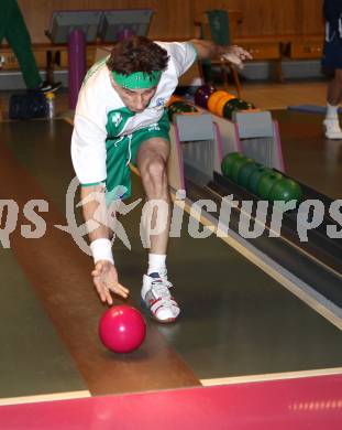 Kegeln Bundesliga. KSK Klagenfurt. Mark Bortek. Klagenfurt, am 12.11.2011.
Foto: Kuess 
---
pressefotos, pressefotografie, kuess, qs, qspictures, sport, bild, bilder, bilddatenbank