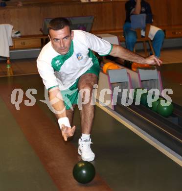 Kegeln Bundesliga. KSK Klagenfurt. Damjan Hafnar. Klagenfurt, am 12.11.2011.
Foto: Kuess 
---
pressefotos, pressefotografie, kuess, qs, qspictures, sport, bild, bilder, bilddatenbank