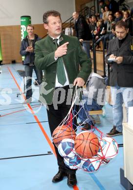 Handball Bundesliga. HC Kelag Kaernten gegen UHC Erste Bank Hollabrunn. Eroeffnung Sporthalle Viktring. Buergermeister Christian Scheider. Viktring, am 12.11.2011.
Foto: Kuess
---
pressefotos, pressefotografie, kuess, qs, qspictures, sport, bild, bilder, bilddatenbank