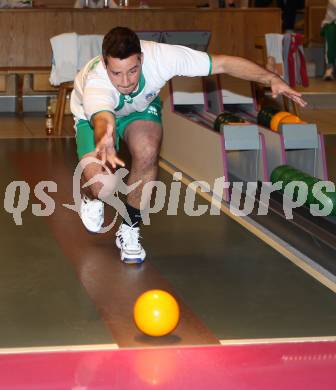 Kegeln Bundesliga. KSK Klagenfurt. Daniel Waldhauser. Klagenfurt, am 12.11.2011.
Foto: Kuess 
---
pressefotos, pressefotografie, kuess, qs, qspictures, sport, bild, bilder, bilddatenbank