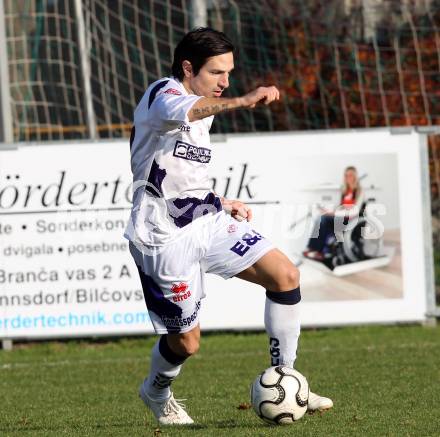 Fussball Regionalliga. SAK gegen Gleinstaetten. Thomas Riedl (SAK)). Klagenfurt, am 12.11.2011.
Foto: Kuess
---
pressefotos, pressefotografie, kuess, qs, qspictures, sport, bild, bilder, bilddatenbank