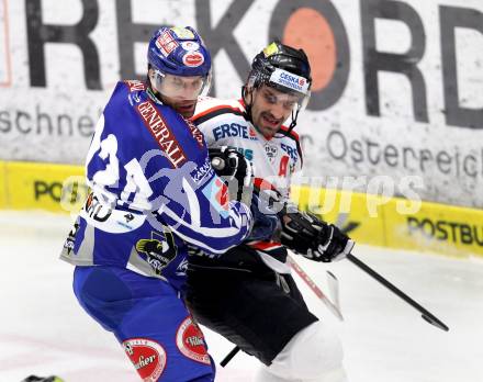 EBEL. Eishockey Bundesliga. EC Rekord Fenster VSV gegen HC Orli Znojmo.  Greg Kuznik, (VSV),  Lubomir Stach (Znojmo). Villach, am 16.11.2011.
Foto: Kuess 


---
pressefotos, pressefotografie, kuess, qs, qspictures, sport, bild, bilder, bilddatenbank