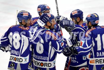 EBEL. Eishockey Bundesliga. EC Rekord Fenster VSV gegen HC Orli Znojmo.  Torjubel Shayne Toporowski, Gerhard Unterluggauer (VSV). Villach, am 16.11.2011.
Foto: Kuess 


---
pressefotos, pressefotografie, kuess, qs, qspictures, sport, bild, bilder, bilddatenbank