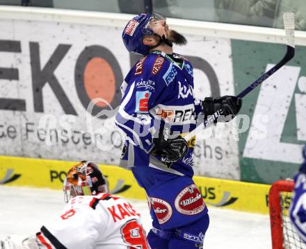 EBEL. Eishockey Bundesliga. EC Rekord Fenster VSV gegen HC Orli Znojmo.  Torjubel Markus Peintner (VSV). Villach, am 16.11.2011.
Foto: Kuess 


---
pressefotos, pressefotografie, kuess, qs, qspictures, sport, bild, bilder, bilddatenbank