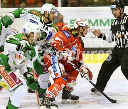 EBEL. Eishockey Bundesliga. KAC gegen HDD TILIA Olimpija Ljubljana. MORRISON Jordan (KAC), SACHL Petr (Laibach). Klagenfurt, am 16.11.2011.
Foto: Kuess

---
pressefotos, pressefotografie, kuess, qs, qspictures, sport, bild, bilder, bilddatenbank