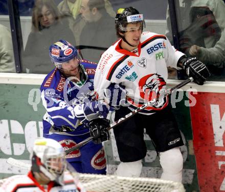 EBEL. Eishockey Bundesliga. EC Rekord Fenster VSV gegen HC Orli Znojmo.  Nikolas Petrik, (VSV), Jakub Stehlik  (Znojmo). Villach, am 16.11.2011.
Foto: Kuess 


---
pressefotos, pressefotografie, kuess, qs, qspictures, sport, bild, bilder, bilddatenbank