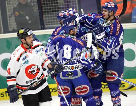 EBEL. Eishockey Bundesliga. EC Rekord Fenster VSV gegen HC Orli Znojmo.  Torjubel VSV. Villach, am 16.11.2011.
Foto: Kuess 


---
pressefotos, pressefotografie, kuess, qs, qspictures, sport, bild, bilder, bilddatenbank