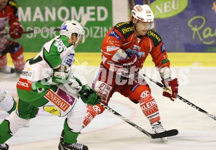 EBEL. Eishockey Bundesliga. KAC gegen HDD TILIA Olimpija Ljubljana. TENUTE Joseph Joey (KAC), PANCE Erik (Laibach). Klagenfurt, am 16.11.2011.
Foto: Kuess

---
pressefotos, pressefotografie, kuess, qs, qspictures, sport, bild, bilder, bilddatenbank