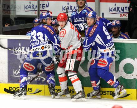 EBEL. Eishockey Bundesliga. EC Rekord Fenster VSV gegen HK Acroni Jesenice.  WIEDERGUT Andreas, RAZINGAR Tomaz (VSV), ANKERST Jaka (Jesenice). Villach, am 18.11.2011.
Foto: Kuess 


---
pressefotos, pressefotografie, kuess, qs, qspictures, sport, bild, bilder, bilddatenbank