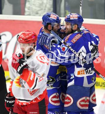 EBEL. Eishockey Bundesliga. EC Rekord Fenster VSV gegen HK Acroni Jesenice.  Torjubel (VSV). Villach, am 18.11.2011.
Foto: Kuess 


---
pressefotos, pressefotografie, kuess, qs, qspictures, sport, bild, bilder, bilddatenbank