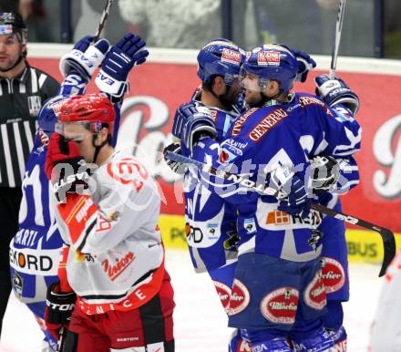 EBEL. Eishockey Bundesliga. EC Rekord Fenster VSV gegen HK Acroni Jesenice.  Torjubel (VSV). Villach, am 18.11.2011.
Foto: Kuess 


---
pressefotos, pressefotografie, kuess, qs, qspictures, sport, bild, bilder, bilddatenbank