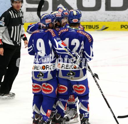 EBEL. Eishockey Bundesliga. EC Rekord Fenster VSV gegen HK Acroni Jesenice.  torjubel (VSV). Villach, am 18.11.2011.
Foto: Kuess 


---
pressefotos, pressefotografie, kuess, qs, qspictures, sport, bild, bilder, bilddatenbank