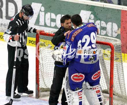 EBEL. Eishockey Bundesliga. EC Rekord Fenster VSV gegen HK Acroni Jesenice.  STARKBAUM Bernhard (VSV). Villach, am 18.11.2011.
Foto: Kuess 


---
pressefotos, pressefotografie, kuess, qs, qspictures, sport, bild, bilder, bilddatenbank