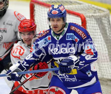 EBEL. Eishockey Bundesliga. EC Rekord Fenster VSV gegen HK Acroni Jesenice. TOPOROWSKI Shayne (VSV), ERMAN Matevz (Jesenice). Villach, am 18.11.2011.
Foto: Kuess 


---
pressefotos, pressefotografie, kuess, qs, qspictures, sport, bild, bilder, bilddatenbank