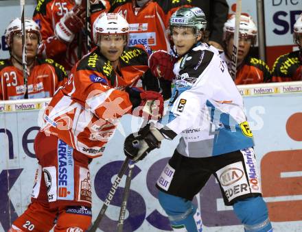 EBEL. Eishockey Bundesliga. KAC gegen EHC LIWEST Linz. John Lammers,  (KAC), Danny Irmen (Linz). Klagenfurt, am 18.11.2011.
Foto: Kuess

---
pressefotos, pressefotografie, kuess, qs, qspictures, sport, bild, bilder, bilddatenbank