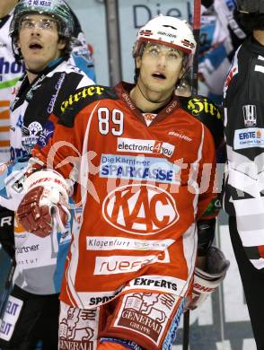 EBEL. Eishockey Bundesliga. KAC gegen EHC LIWEST Linz. Raphael Herburger (KAC). Klagenfurt, am 18.11.2011.
Foto: Kuess

---
pressefotos, pressefotografie, kuess, qs, qspictures, sport, bild, bilder, bilddatenbank