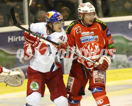 EBEL. Eishockey Bundesliga. KAC gegen EC RED BULL SALZBURG. SIKLENKA Michael (KAC), REGIER Steven (Salzburg). Klagenfurt, am 22.11.2011.
Foto: Kuess

---
pressefotos, pressefotografie, kuess, qs, qspictures, sport, bild, bilder, bilddatenbank