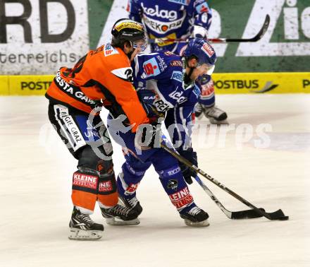 EBEL. Eishockey Bundesliga. EC Rekord Fenster VSV gegen Moser Medical Graz 99ers. KASPITZ Roland (VSV), MAIER Patrick (Graz). Villach, am 25.11.2011.
Foto: Kuess 


---
pressefotos, pressefotografie, kuess, qs, qspictures, sport, bild, bilder, bilddatenbank