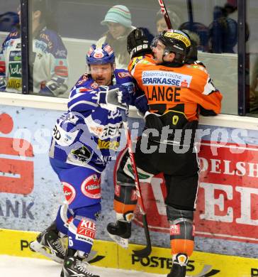 EBEL. Eishockey Bundesliga. EC Rekord Fenster VSV gegen Moser Medical Graz 99ers. UNTERLUGGAUER Gerhard (VSV), LANGE Harry (Graz). Villach, am 25.11.2011.
Foto: Kuess 


---
pressefotos, pressefotografie, kuess, qs, qspictures, sport, bild, bilder, bilddatenbank