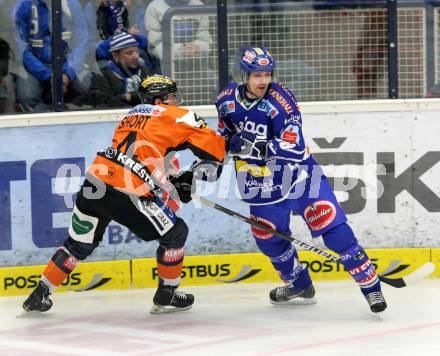 EBEL. Eishockey Bundesliga. EC Rekord Fenster VSV gegen Moser Medical Graz 99ers. TOPOROWSKI Shayne (VSV), SHORT Rodi Wade (Graz). Villach, am 25.11.2011.
Foto: Kuess 


---
pressefotos, pressefotografie, kuess, qs, qspictures, sport, bild, bilder, bilddatenbank