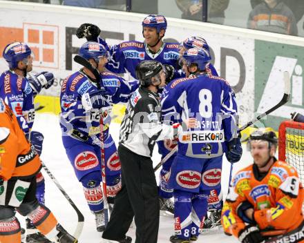 EBEL. Eishockey Bundesliga. EC Rekord Fenster VSV gegen Moser Medical Graz 99ers. Torjubel VSV. Villach, am 25.11.2011.
Foto: Kuess 


---
pressefotos, pressefotografie, kuess, qs, qspictures, sport, bild, bilder, bilddatenbank